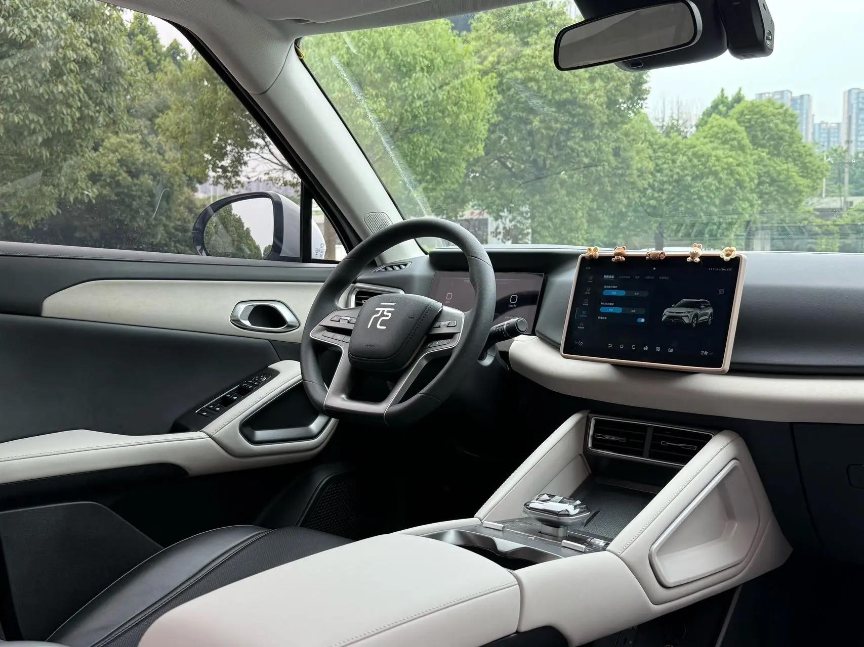 BYD 2024 Yuan UP 401km Vitality Edition Automatic 8