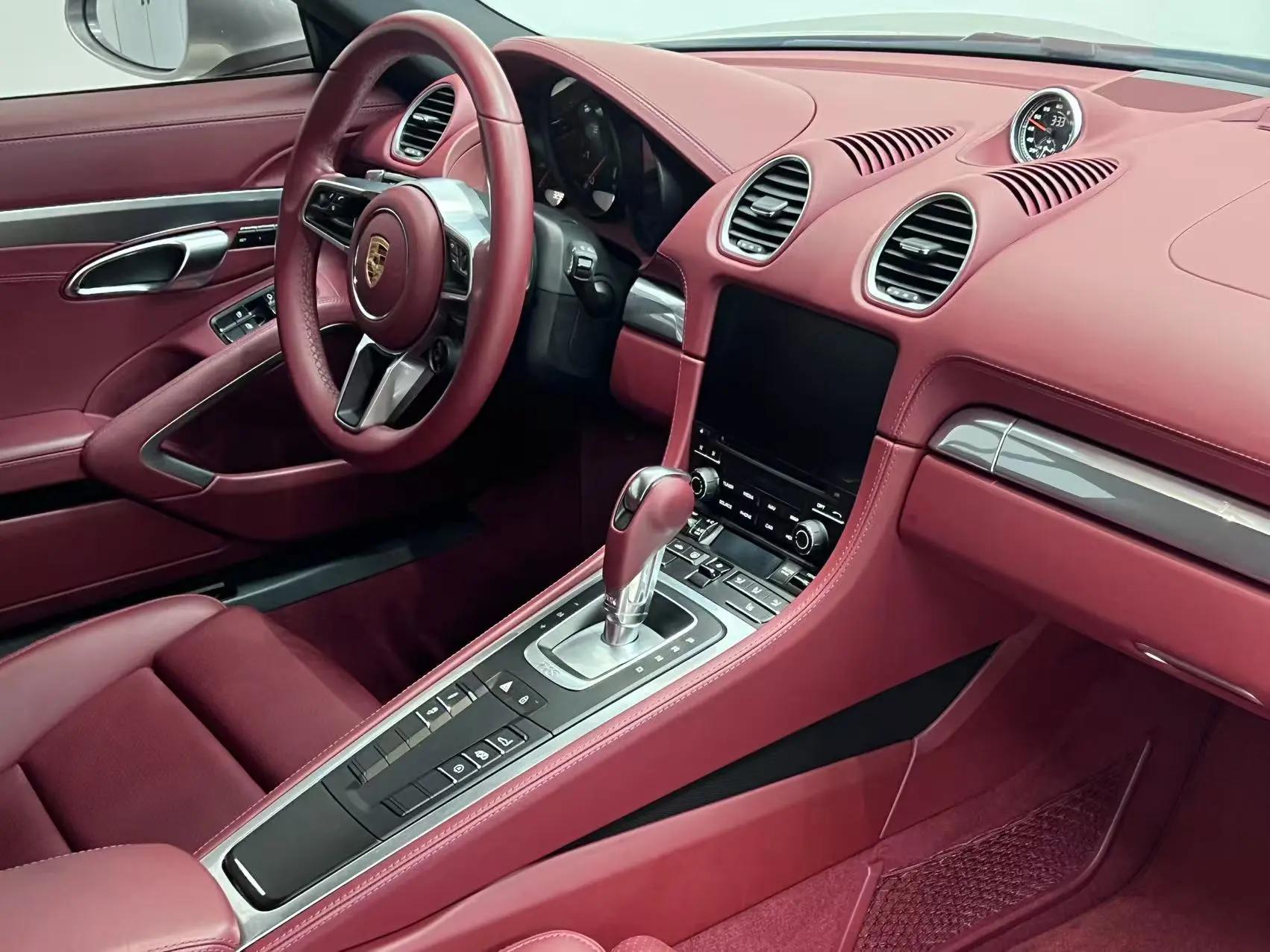 Porsche 718 2020 Cayman 2.0T 16