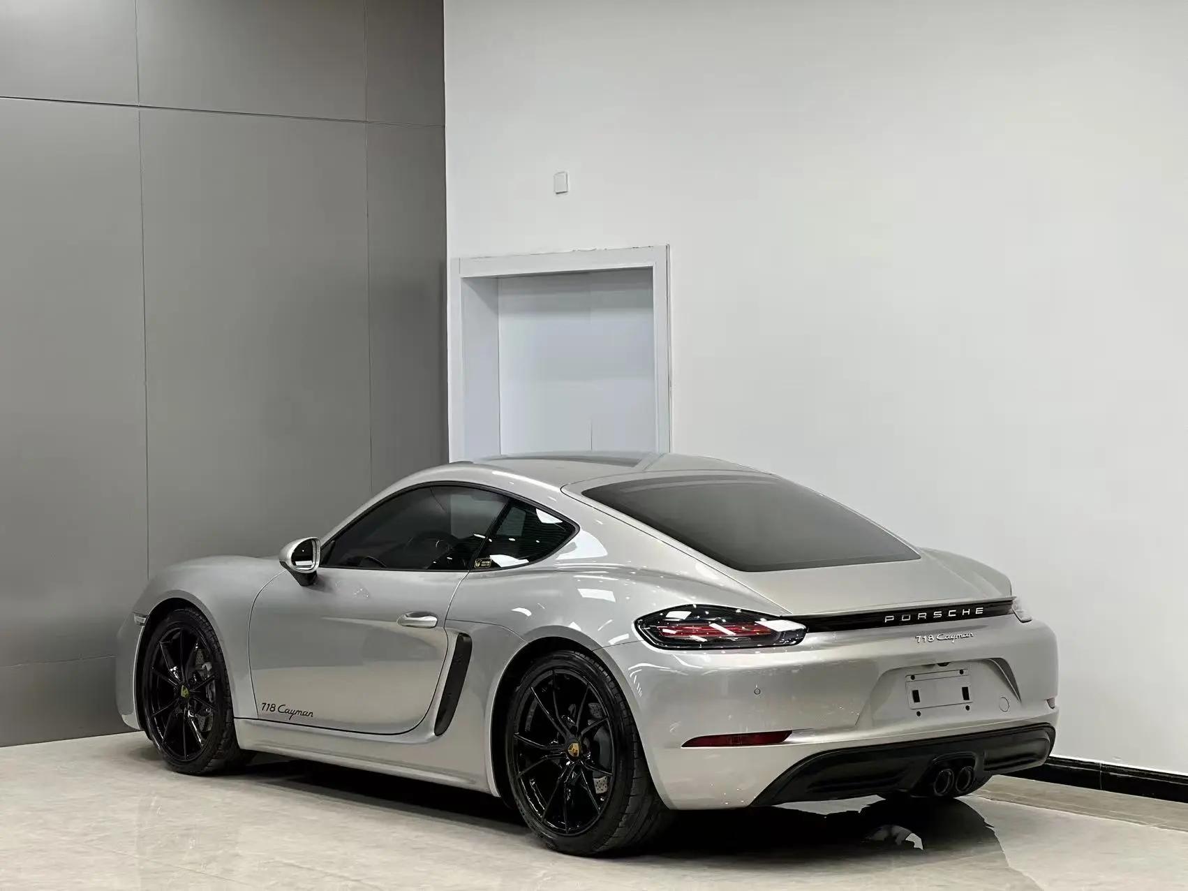 Porsche 718 2020 Cayman 2.0T 6