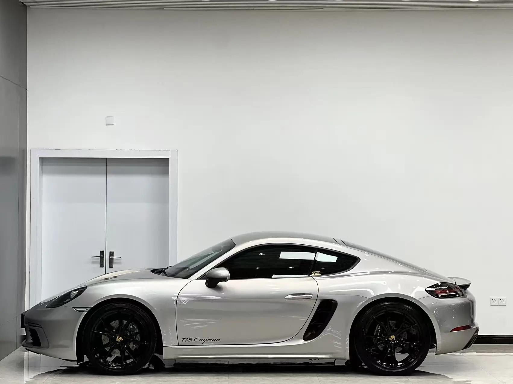 Porsche 718 2020 Cayman 2.0T 7