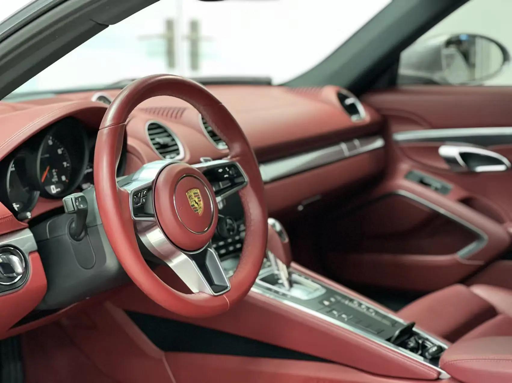 Porsche 718 2020 Cayman 2.0T 9