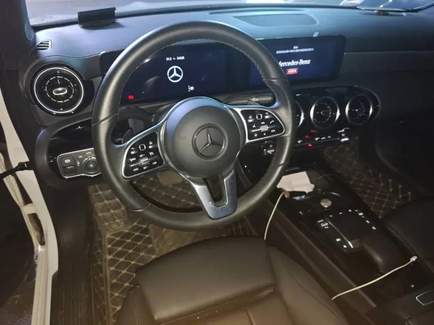 Mercedes Benz Class A 2022 model facelift A 180 L sports car 4