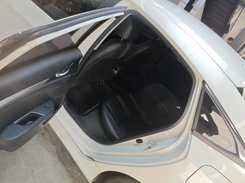 Civic 2019 220TURBO CVT Jin Qing Edition National V 8
