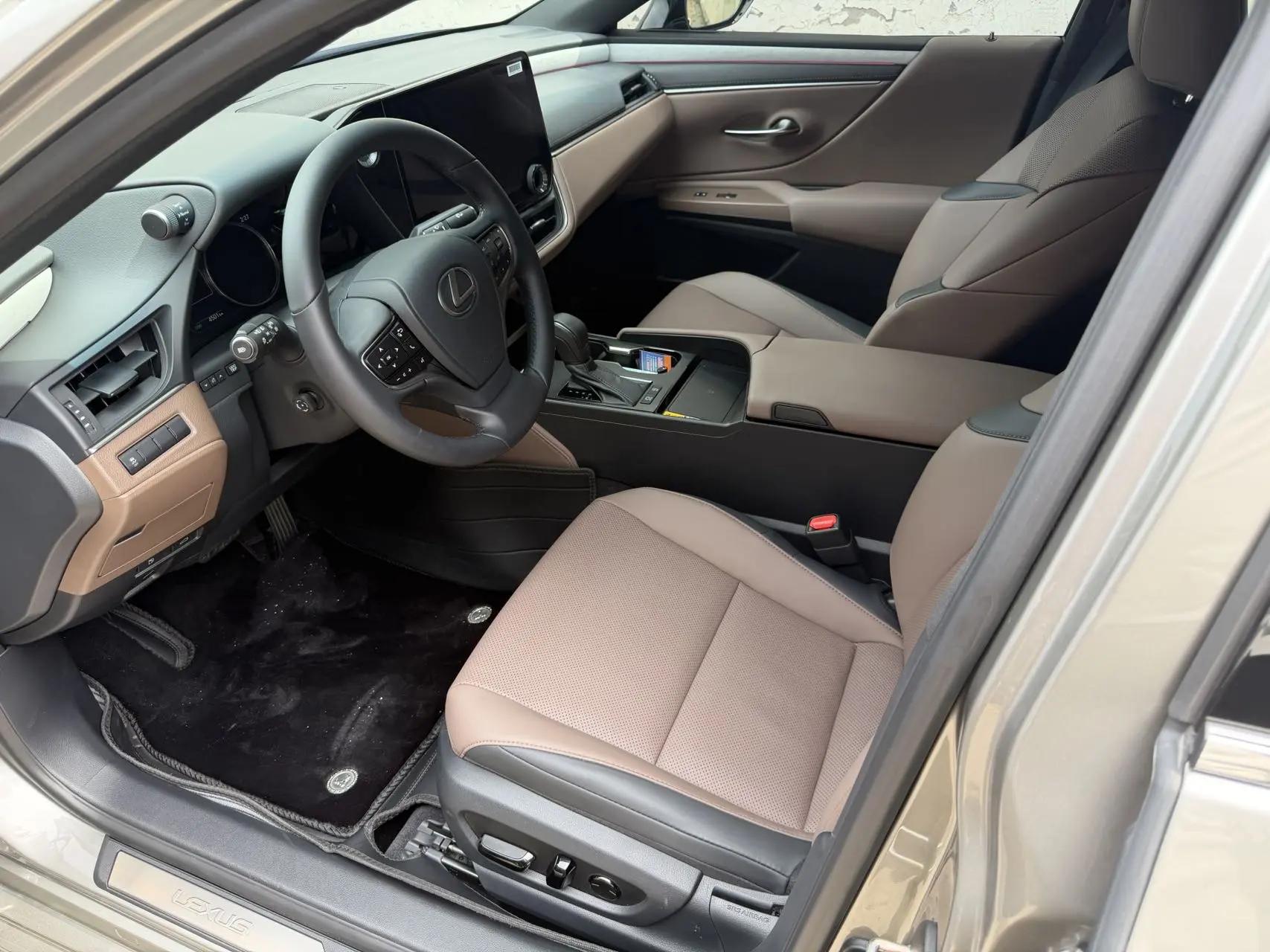 Lexus ES 2023 200 Excellence Edition 2