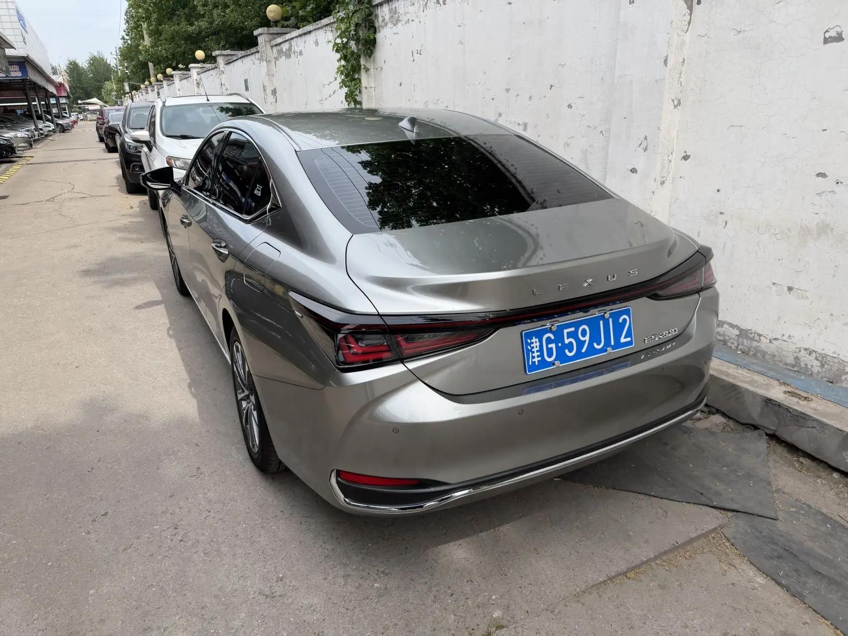 Lexus ES 2023 200 Excellence Edition 4