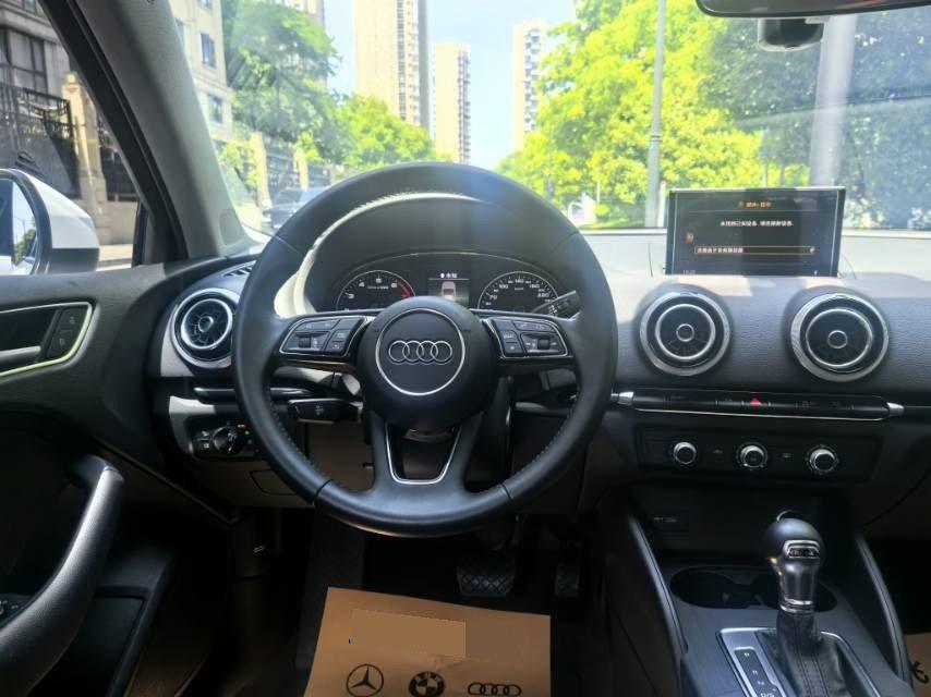 Audi A3 2020 Limousine 35 TFSI Sports Country V 8