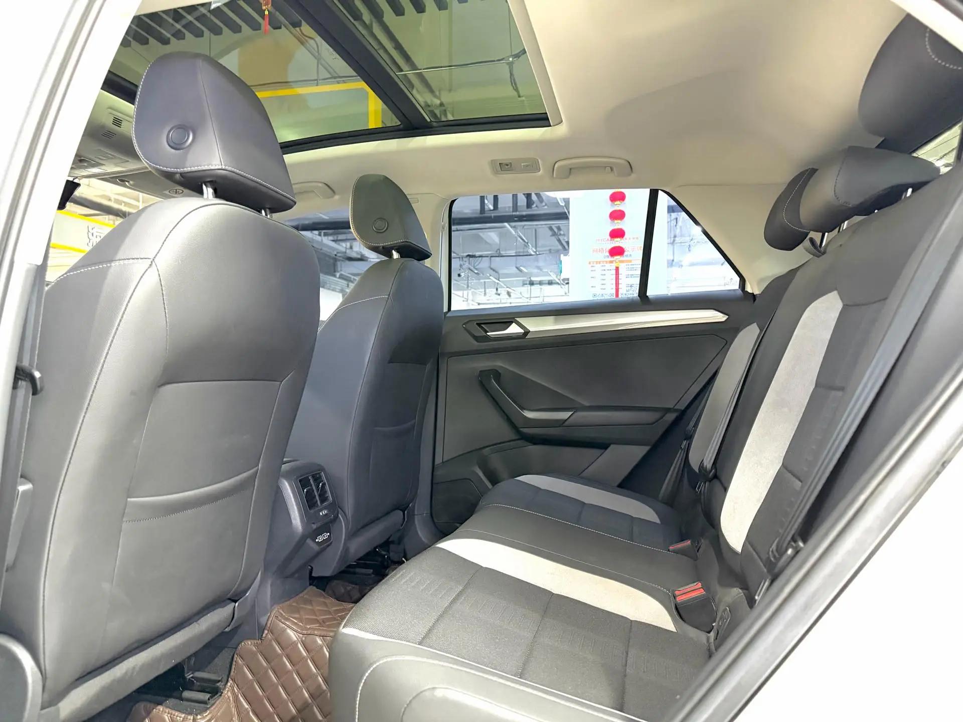 T-ROC Tange 2021 to 280TSI DSG Two-Drive Elite Zhilian Edition 7