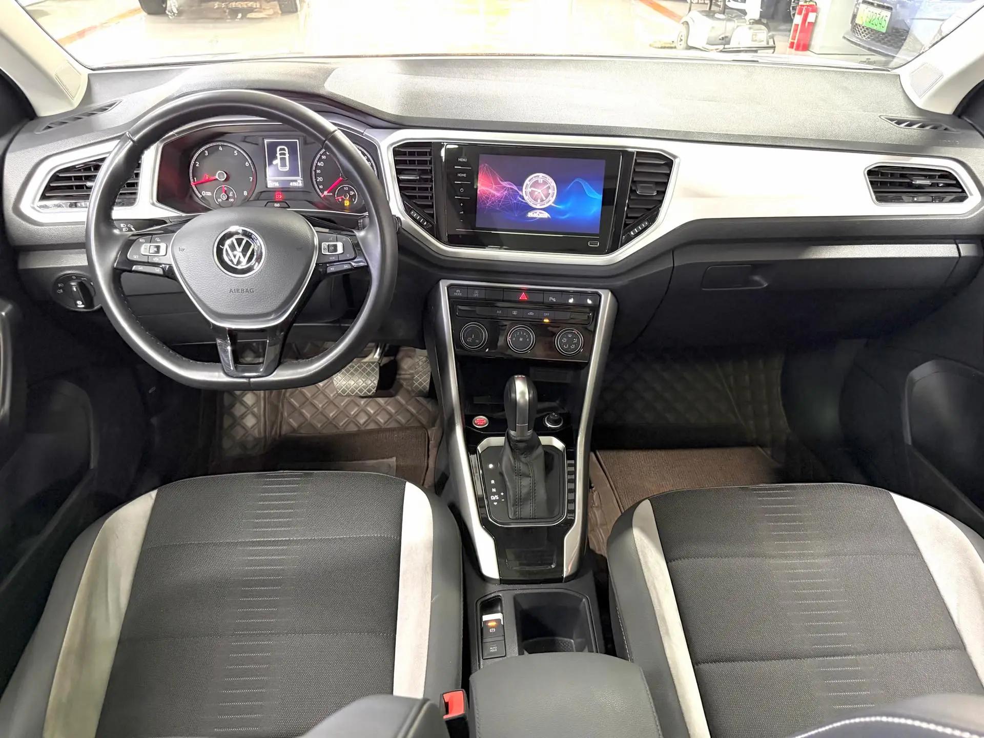 T-ROC Tange 2021 to 280TSI DSG Two-Drive Elite Zhilian Edition 9