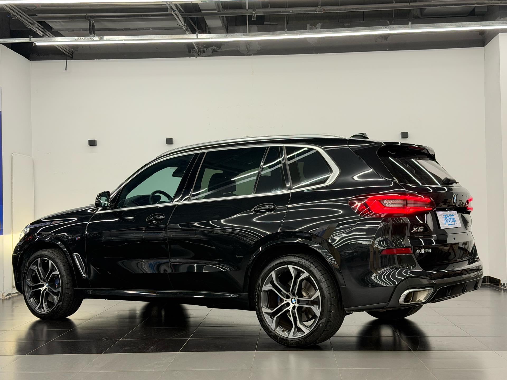 BMW X5 2022 model change xDrive 40Li M sports package 10