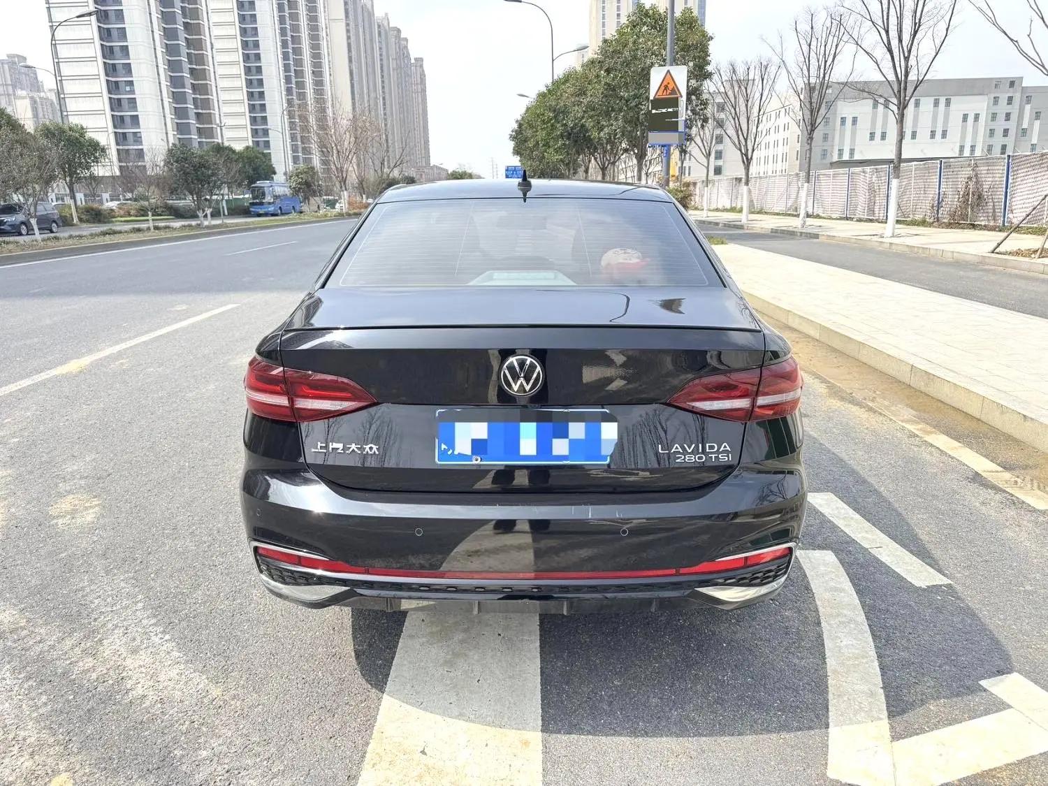 Lavida 2023 280TSI DSG Star Full Edition 8