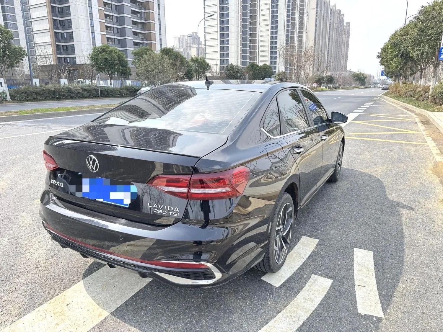 Lavida 2023 280TSI DSG Star Full Edition 9
