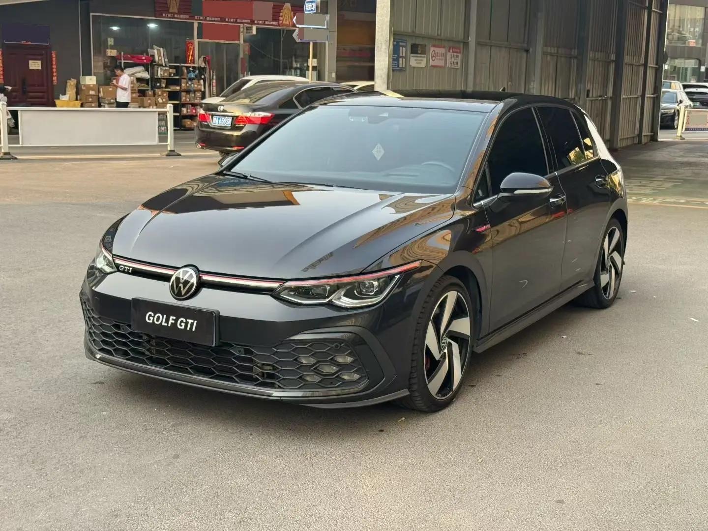 Открыть галерею: Volkswagen 2021 Golf GTI 2.0TSI 380TSI (facelift) Automatic