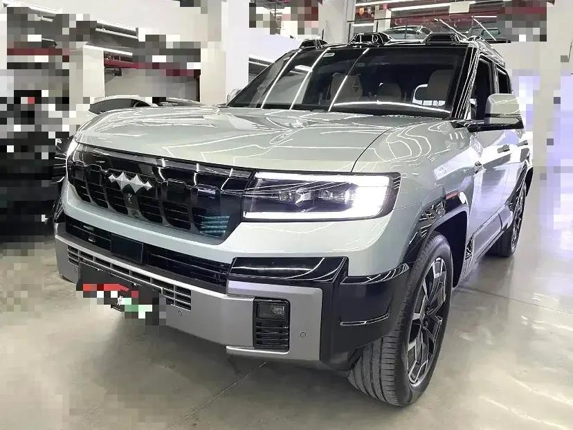 FangChengBao 2025 Leopard 8 2.0T CVT Smart & Brave Flagship 7-Seater Automatic