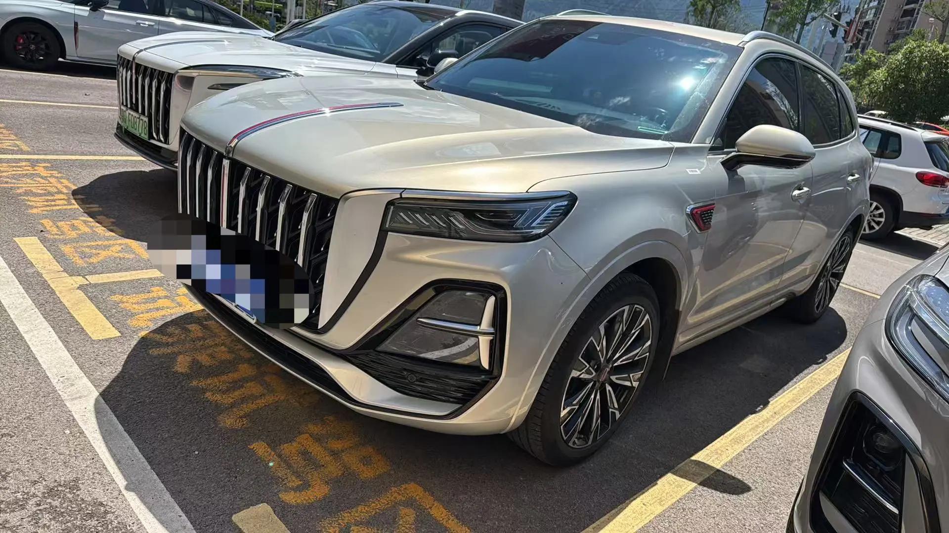 HongQi 2025 HS5 2.0T 4-wheel drive flag enjoy Pro version automatic gear