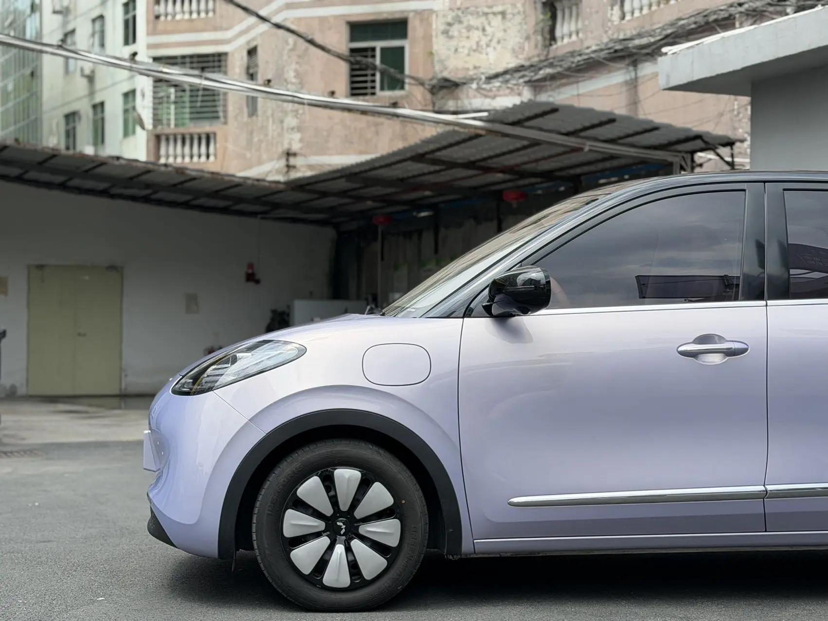 WuLing 2025 Plantronics 410km LingBox Exclusive Automatic Transmission 3