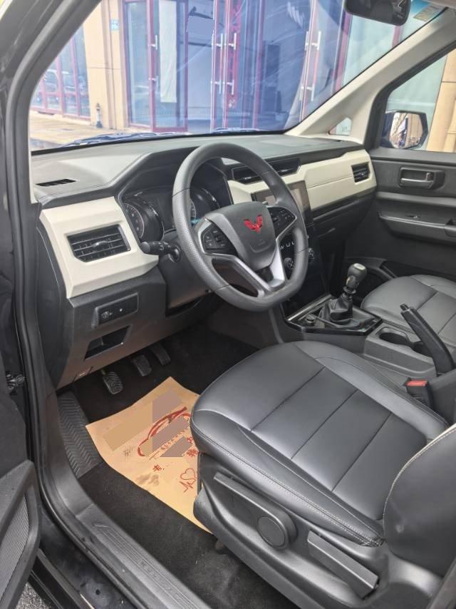 WuLing Journey 2021 1.5T Manual Luxury Model 3