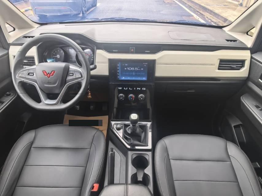 WuLing Journey 2021 1.5T Manual Luxury Model 4