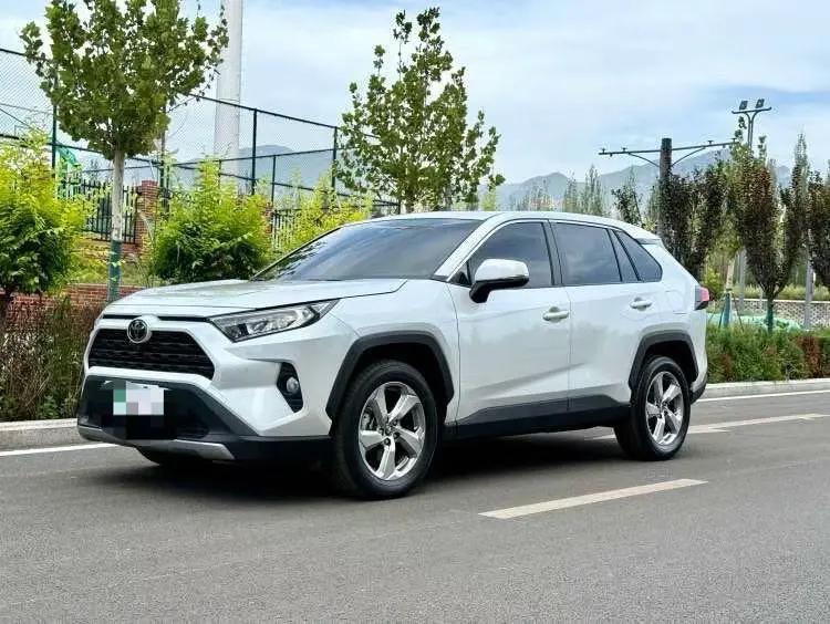 RAV4 Rongfeng 2022 2.0L CVT Two-Drive Fashion Plus Edition