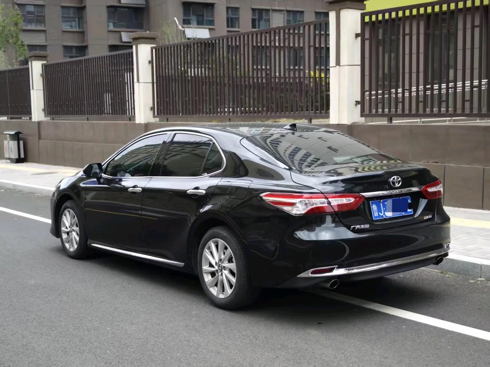 Toyota 2023 Camry 2.0G CVT Luxury Edition Automatic 4