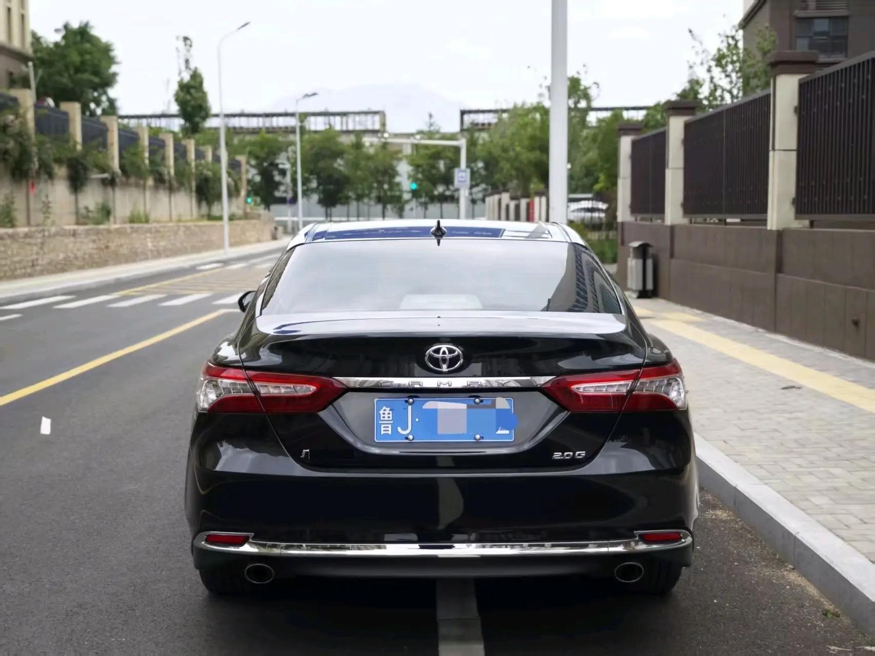 Toyota 2023 Camry 2.0G CVT Luxury Edition Automatic 5