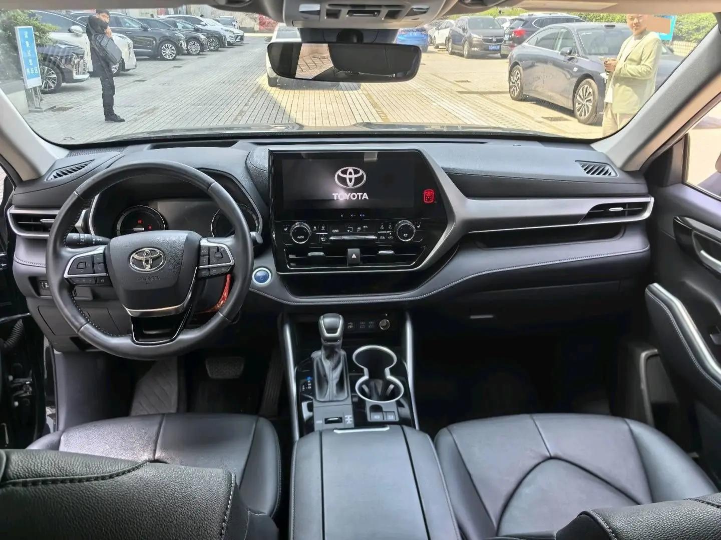 Highlander 2022 Dual-Engine 2.5L Front-Wheel-Drive Prestige 7-Seater 6