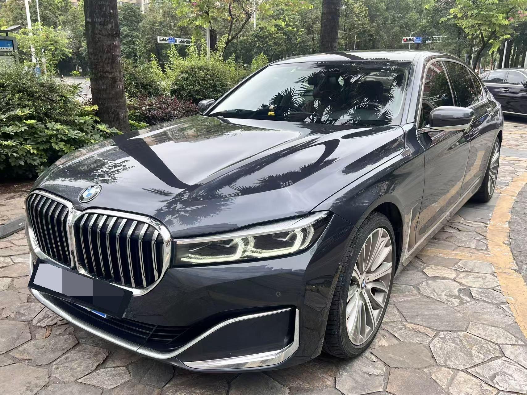 BMW 7 Series 2019 740Li Leading Luxury Suit