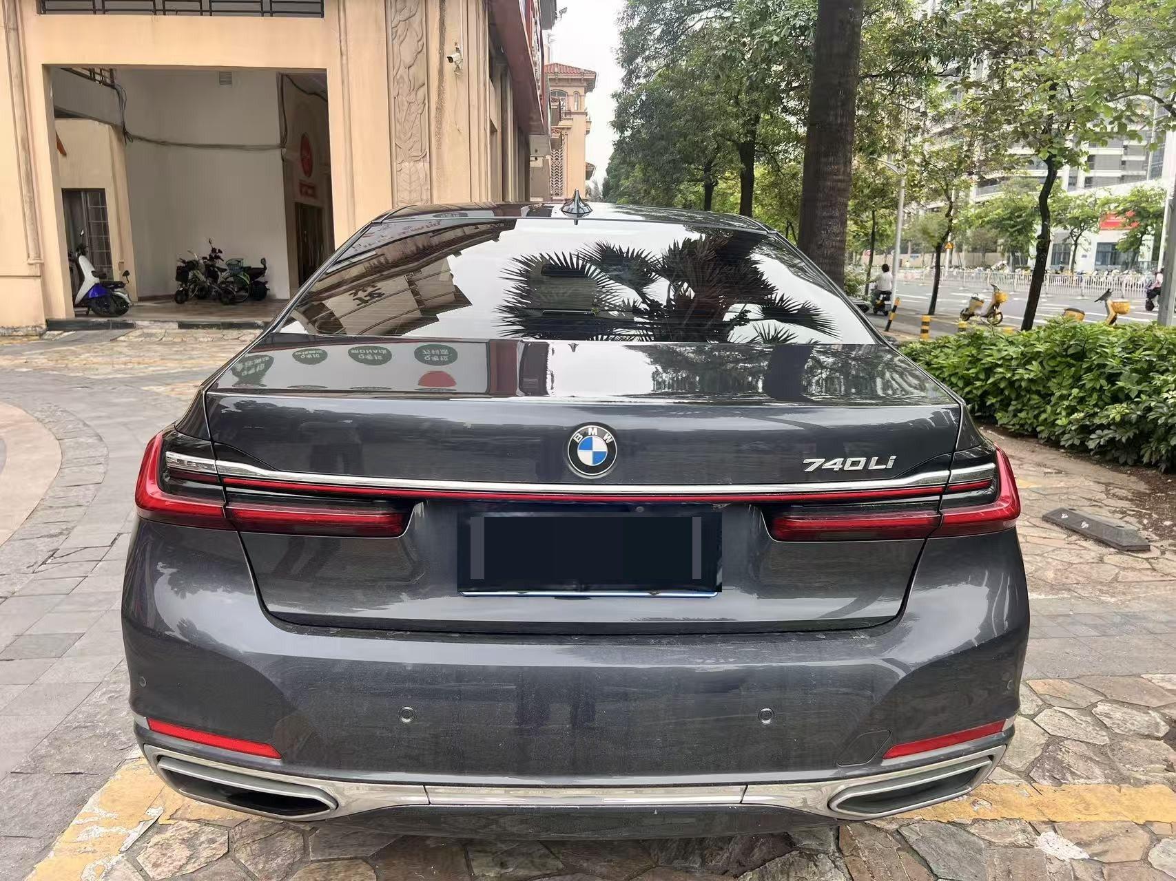 BMW 7 Series 2019 740Li Leading Luxury Suit 2