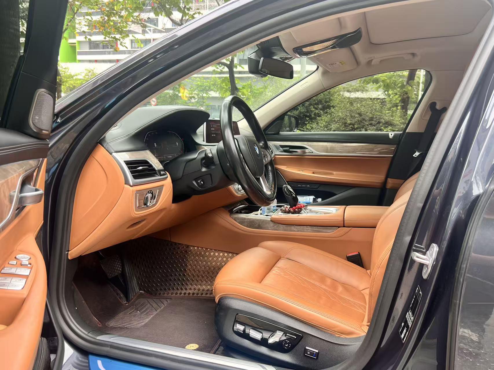 BMW 7 Series 2019 740Li Leading Luxury Suit 3