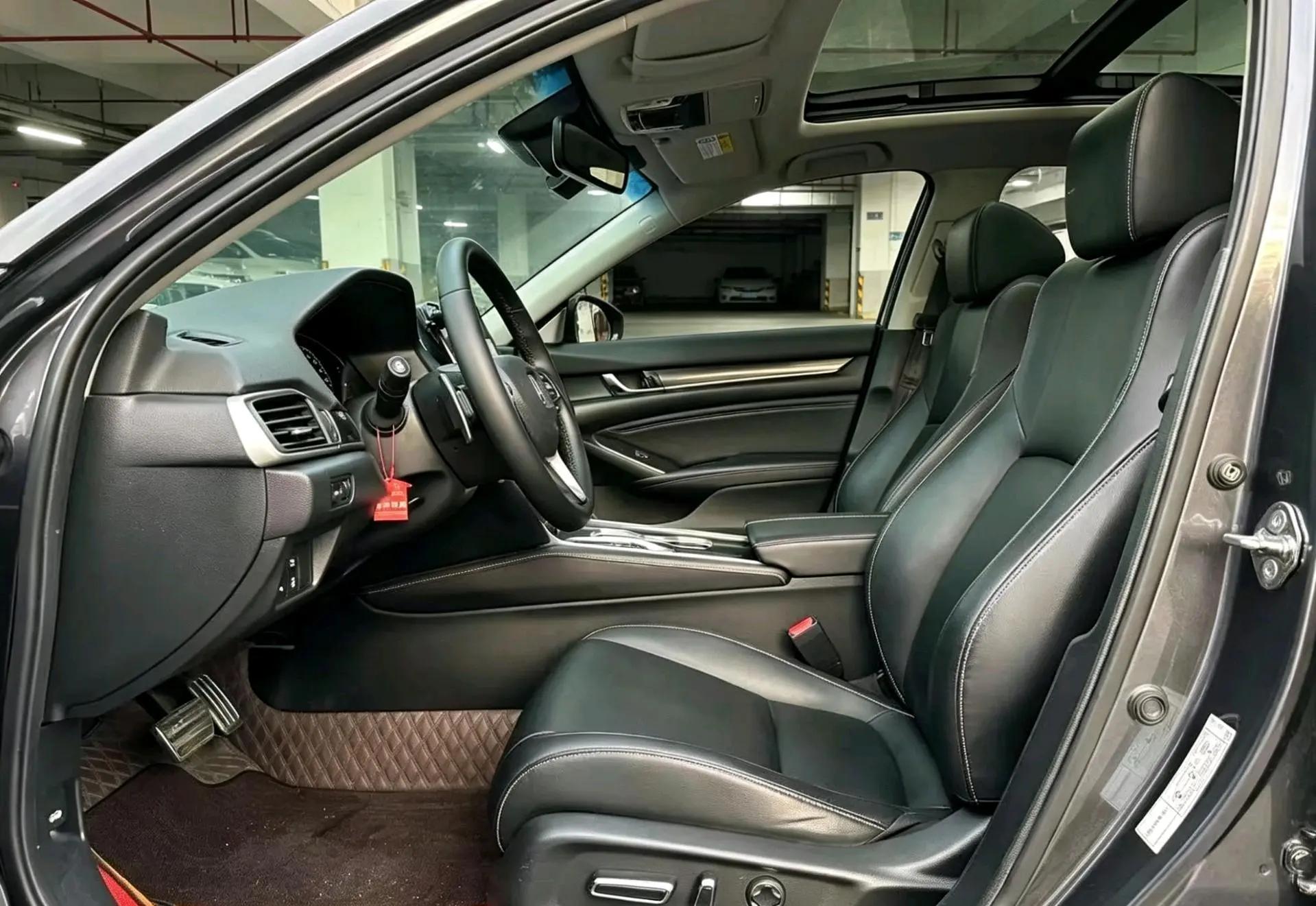 Accord 2022 260TURBO Magic Night Premium Edition 5