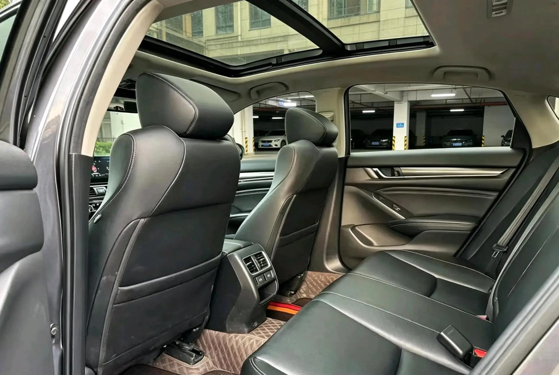 Accord 2022 260TURBO Magic Night Premium Edition 6