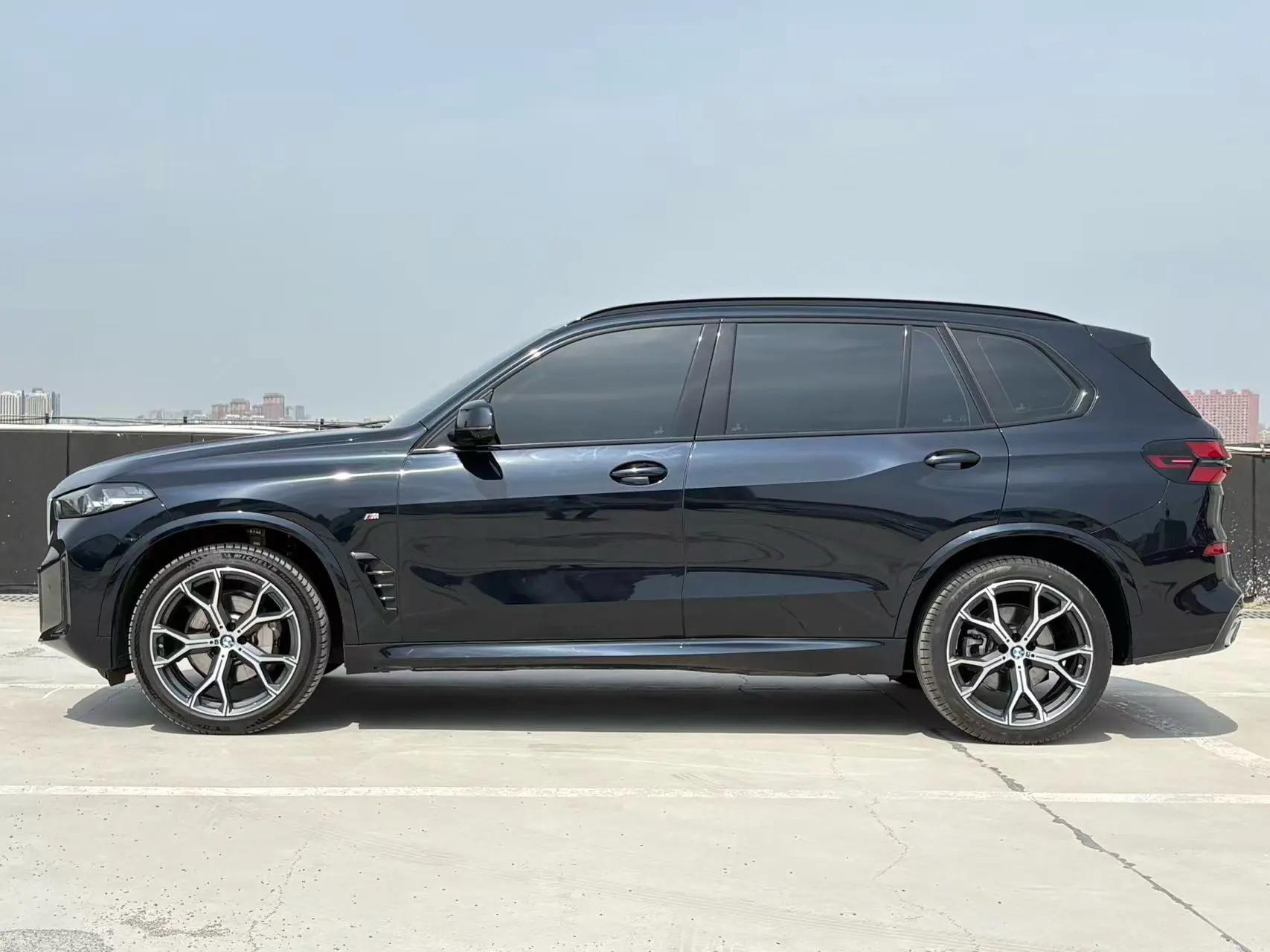BMW 2023 X5 xDrive30Li 48V 2.0T Luxury Model M Sport Package Automatic 3