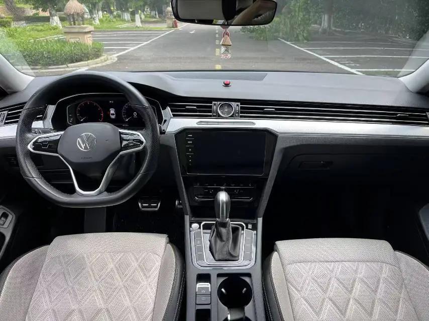 Magotan 2022 330TSI DSG Basic 5