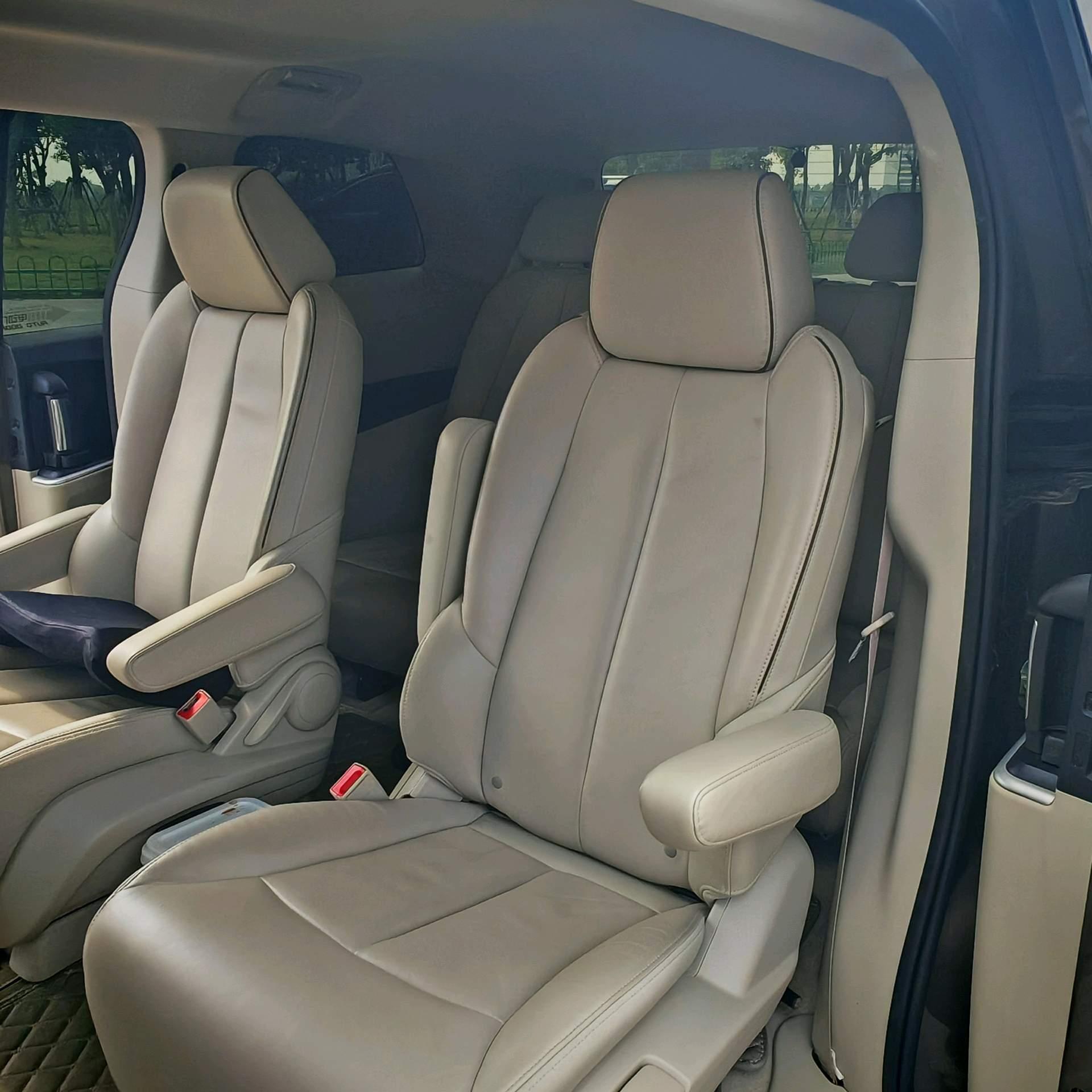 Buick GL8 2021 Land Business Class 652T Luxury Model 5