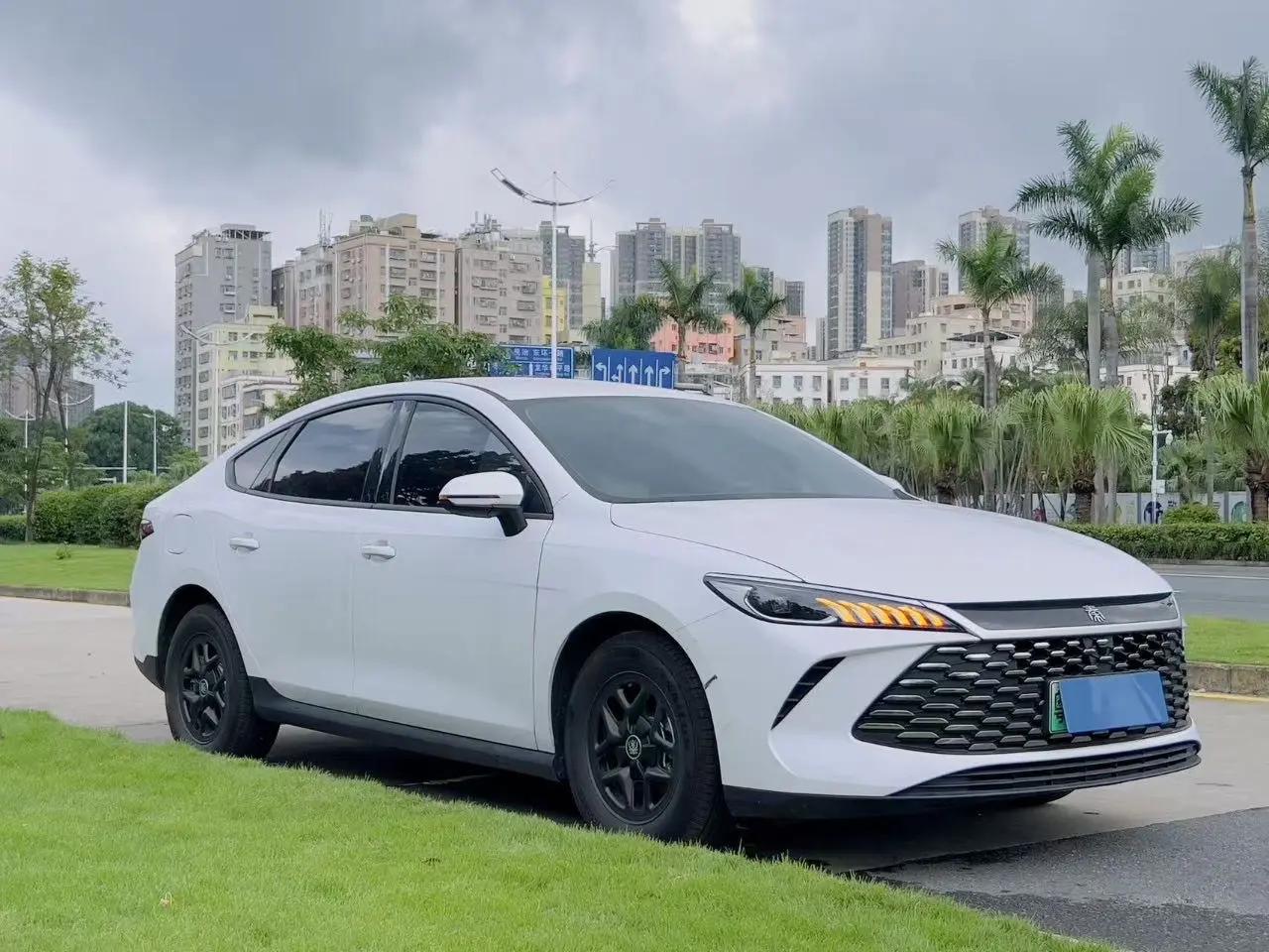 BYD 2025 Qin PLUS DM-i 1.5 CVT Intelligent Drive 55km Flagship Automatic 3