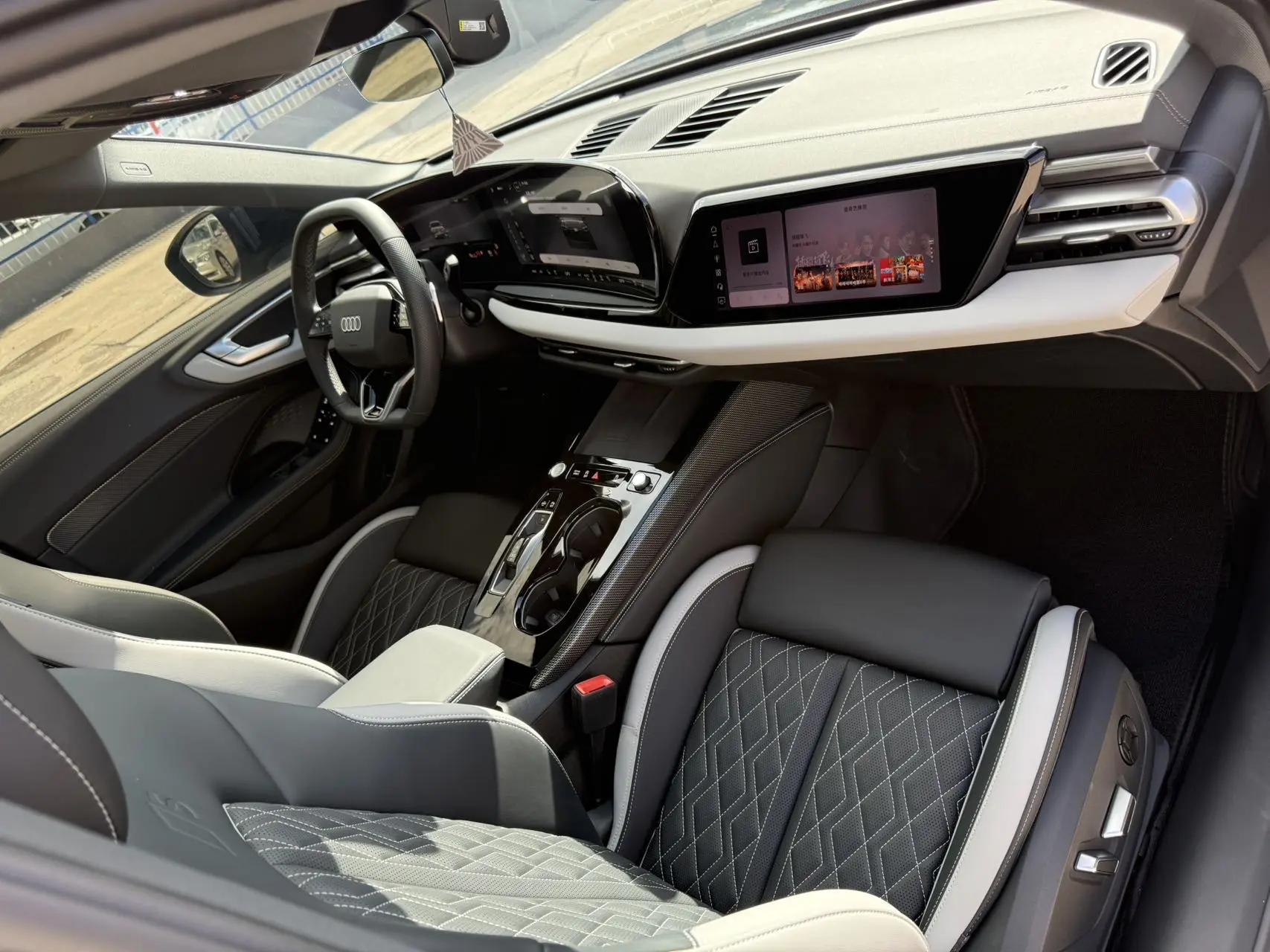 Audi 2026 A5L 2.0T Sports Edition Plus Burning Star Chi Bag Automatic Gear 7