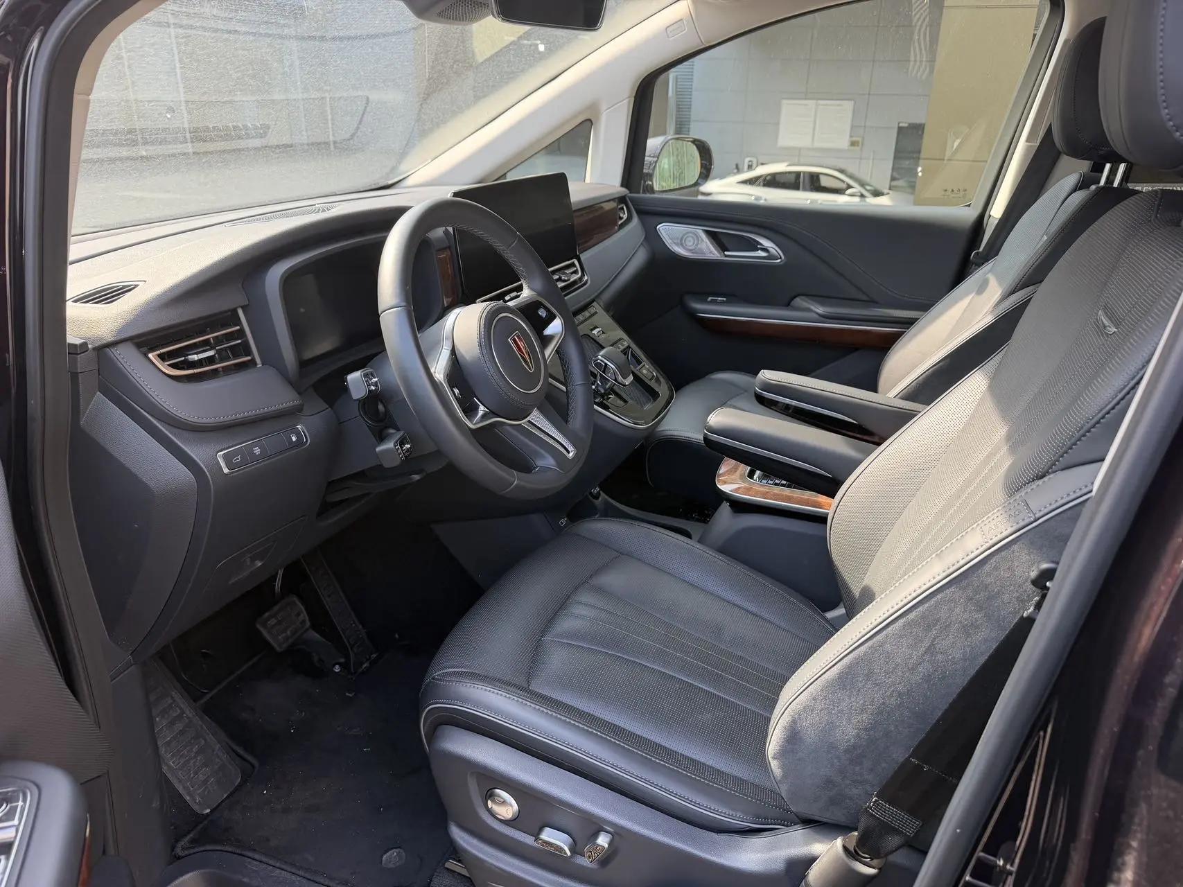 Hongqi HQ9 PHEV 2024 Model 2.0T All Wheel Drive Luxury Edition 2