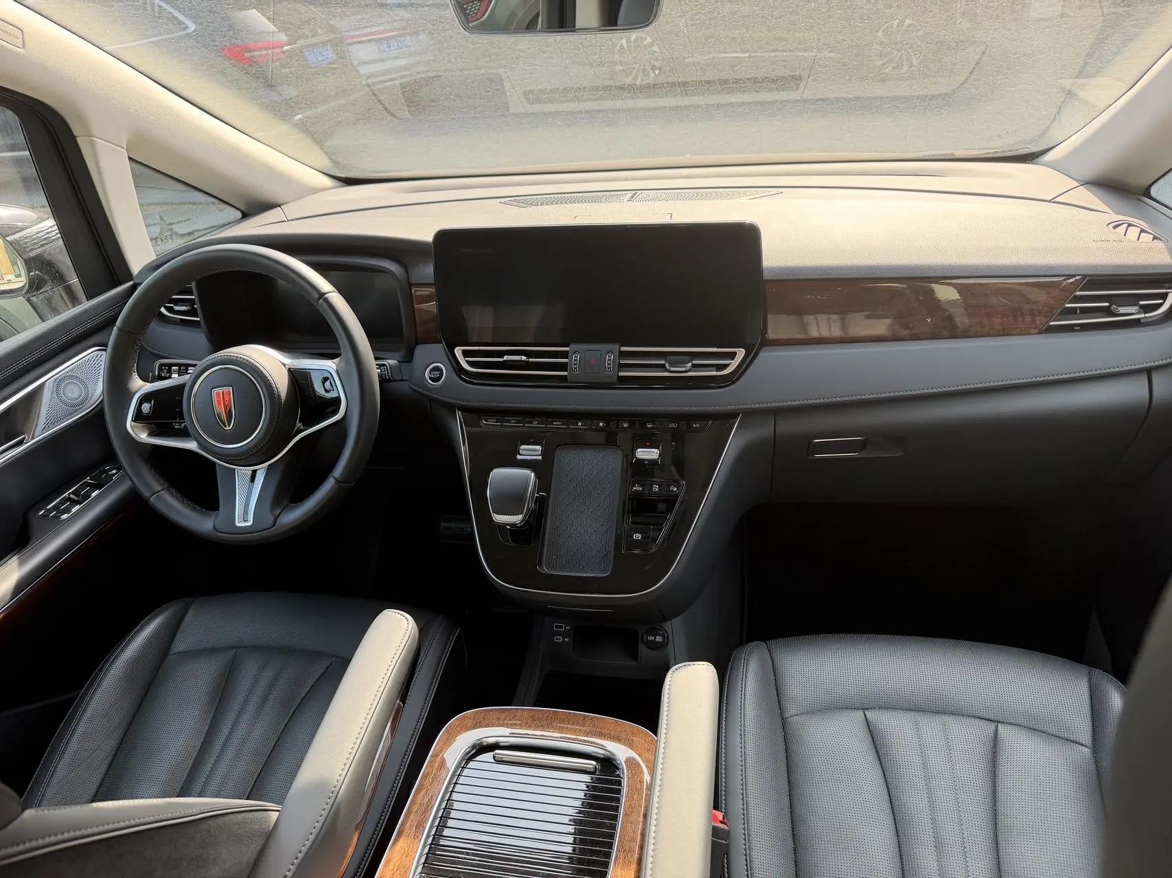 Hongqi HQ9 PHEV 2024 Model 2.0T All Wheel Drive Luxury Edition 5