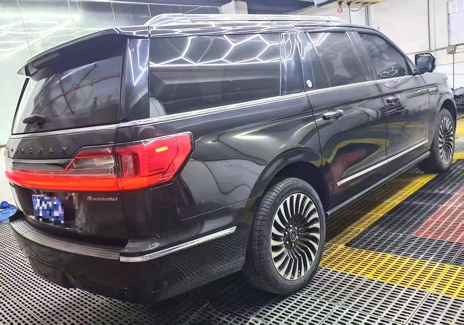 Navigator 2020 3.5T Long Axis Presidential Edition 5