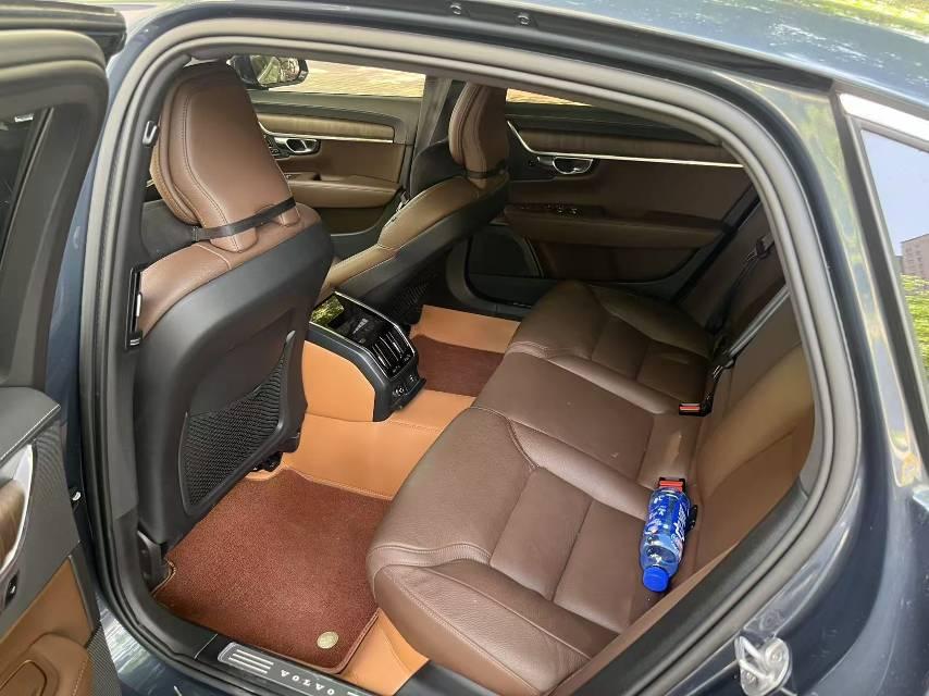 Volvo S90 2024 B5 Zhiyuan Deluxe Edition 4