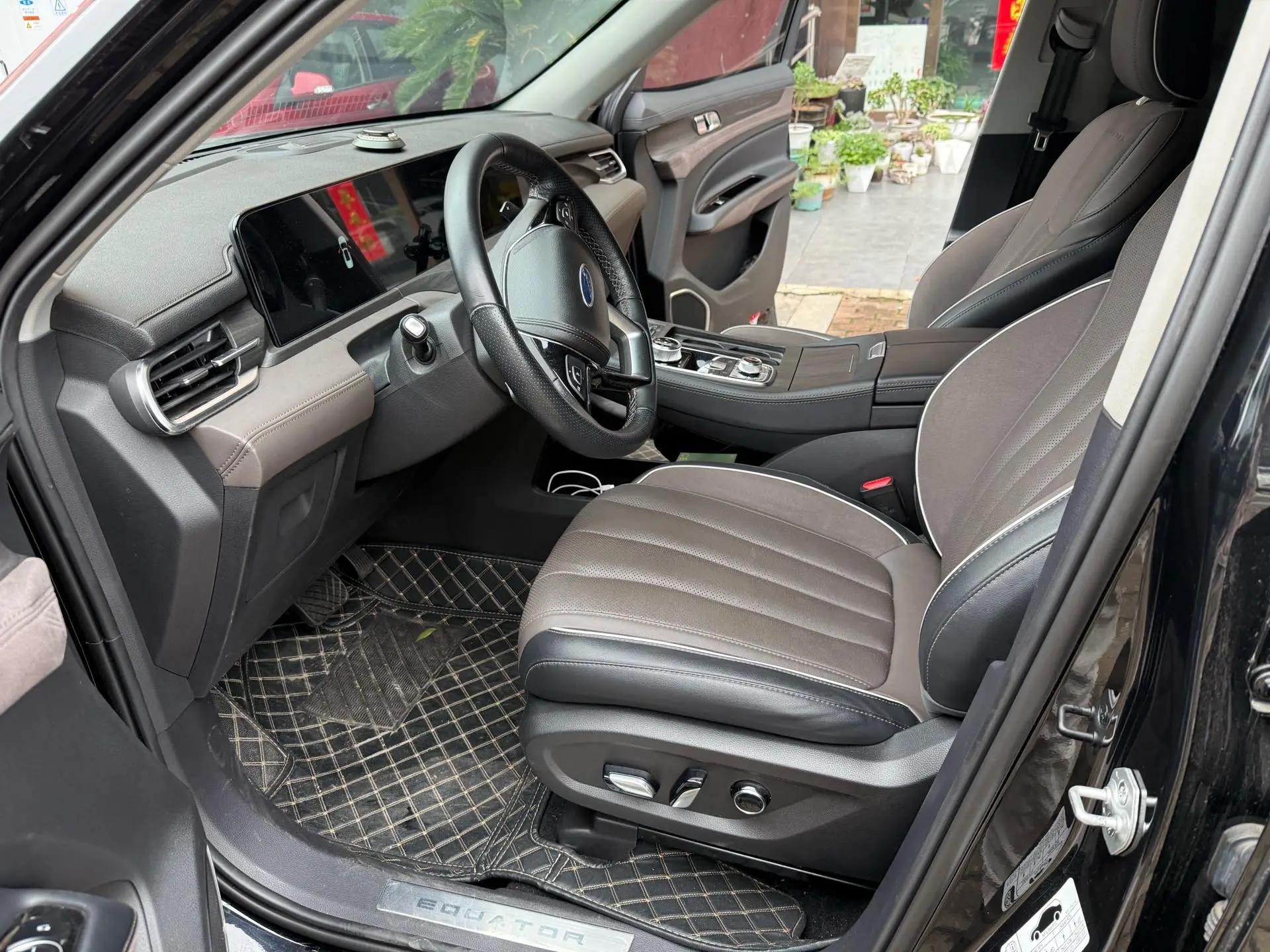 Ford 2023 Lingyu 2.0T EcoBoost 225 Zunling 7-seat (2/2/3) automatic gear 4