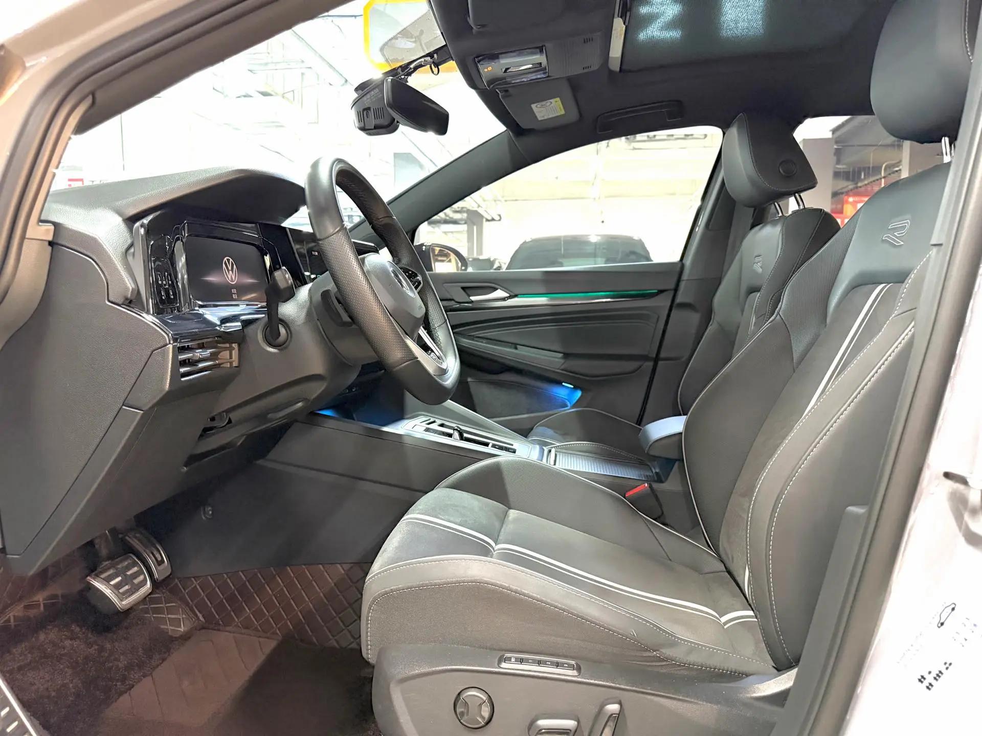 Volkswagen 2023 Golf 8 R-Line 1.4TSI 280TSI Lite Automatic 7