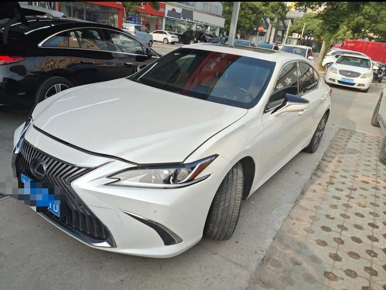 Lexus ES 2020 200 Excellence Edition