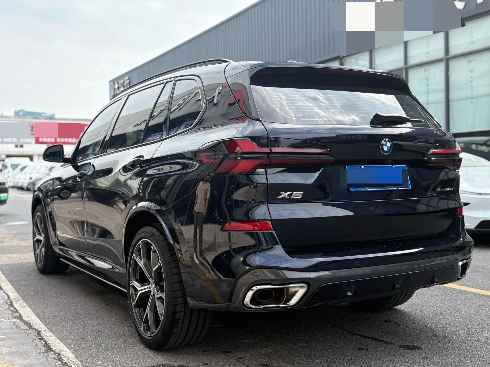 BMW 2023 X5 xDrive30Li 48V 2.0T Luxury Model M Sport Night Edition Automatic 12