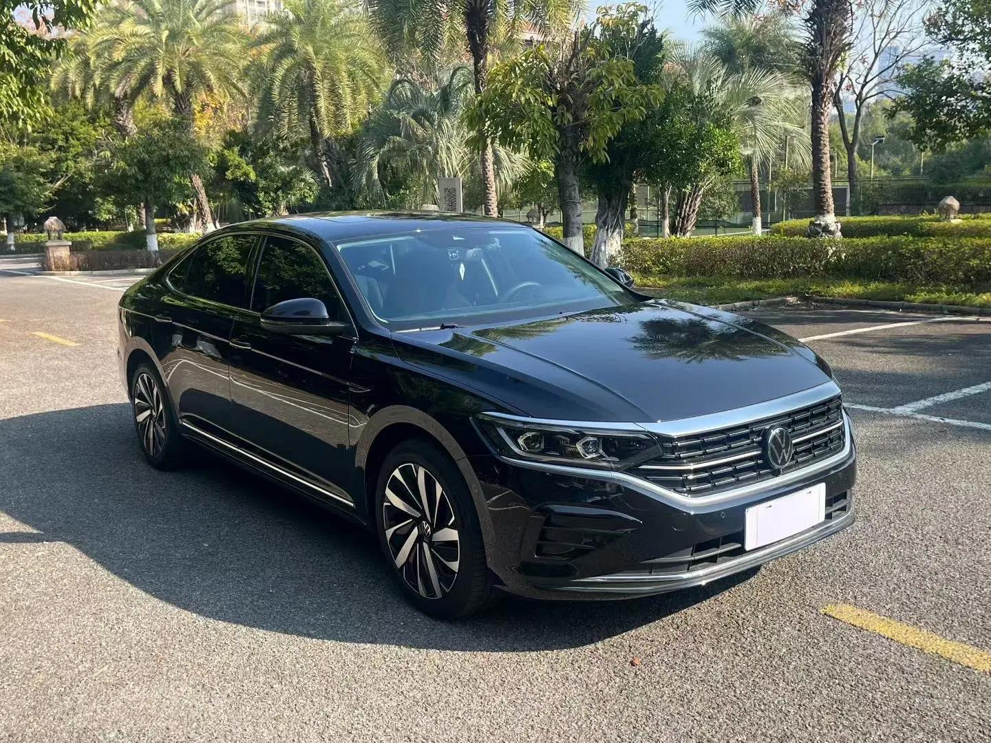 Volkswagen 2025 Passat 2.0TSI 330TSI outstanding elite edition automatic gear 3