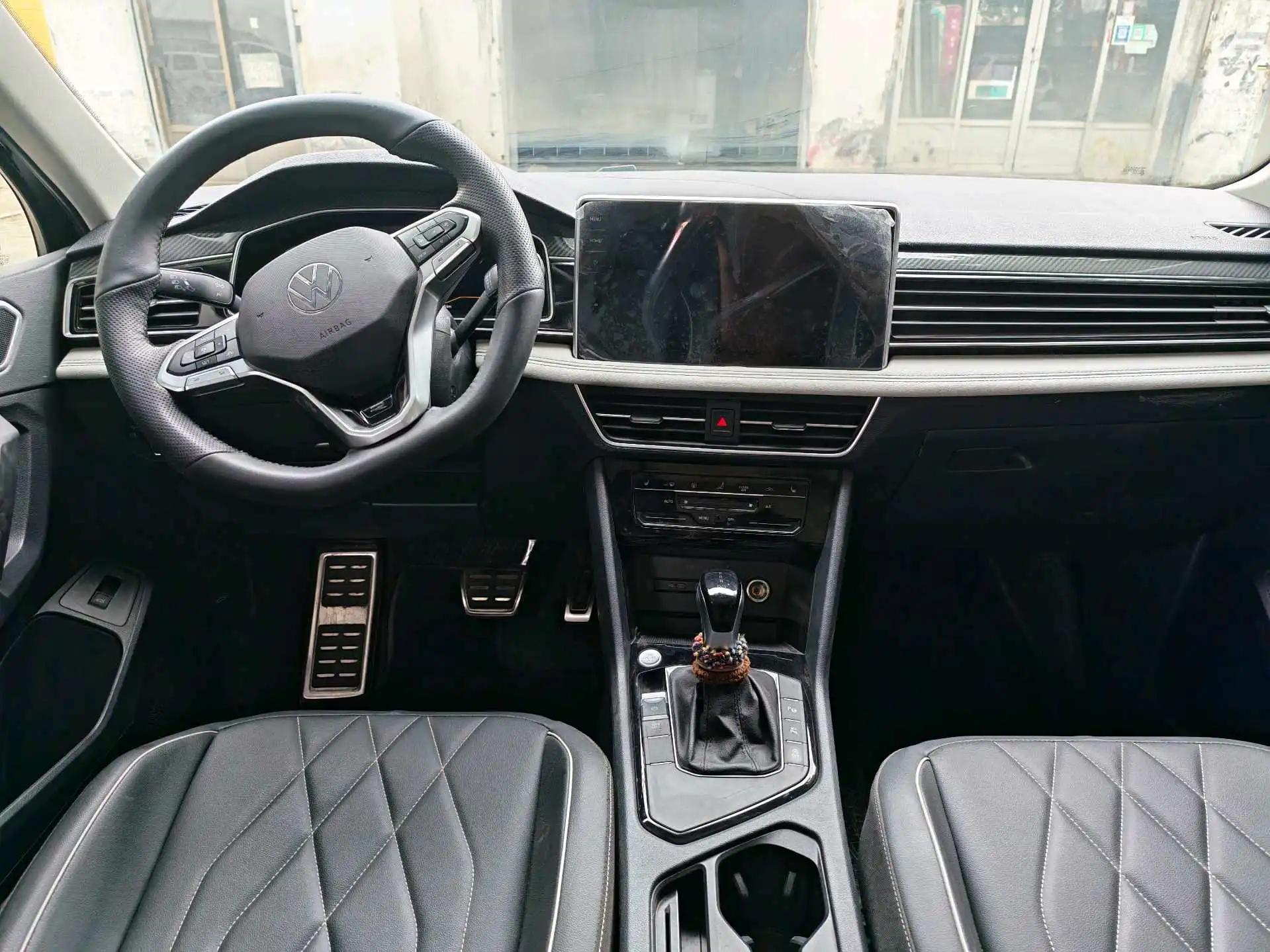 Volkswagen 2024 Tiguan L R-Line 2.0TSI 330TSI Two-Drive R-Line Overdrive Automatic Gear 2