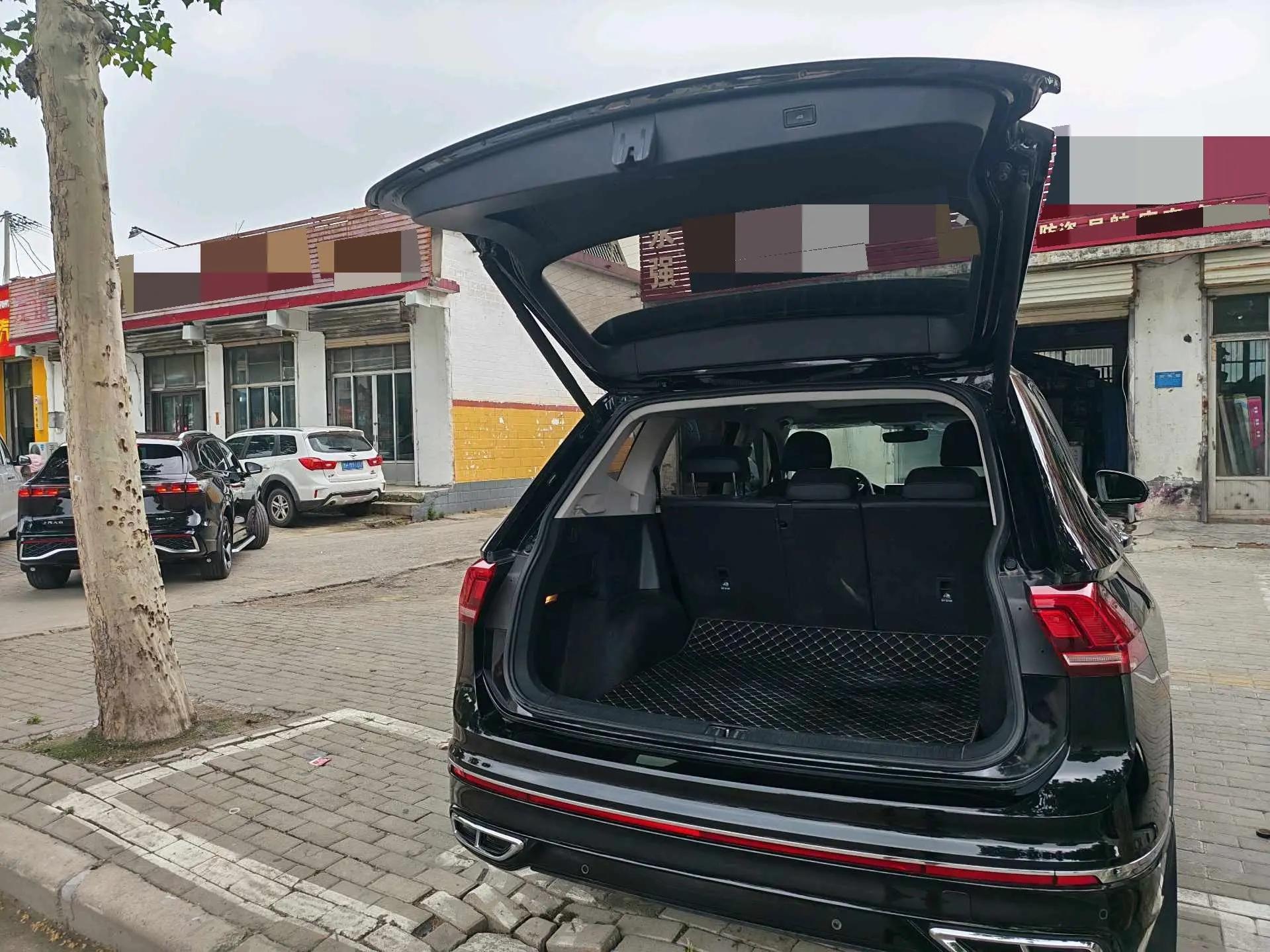 Volkswagen 2024 Tiguan L R-Line 2.0TSI 330TSI Two-Drive R-Line Overdrive Automatic Gear 3