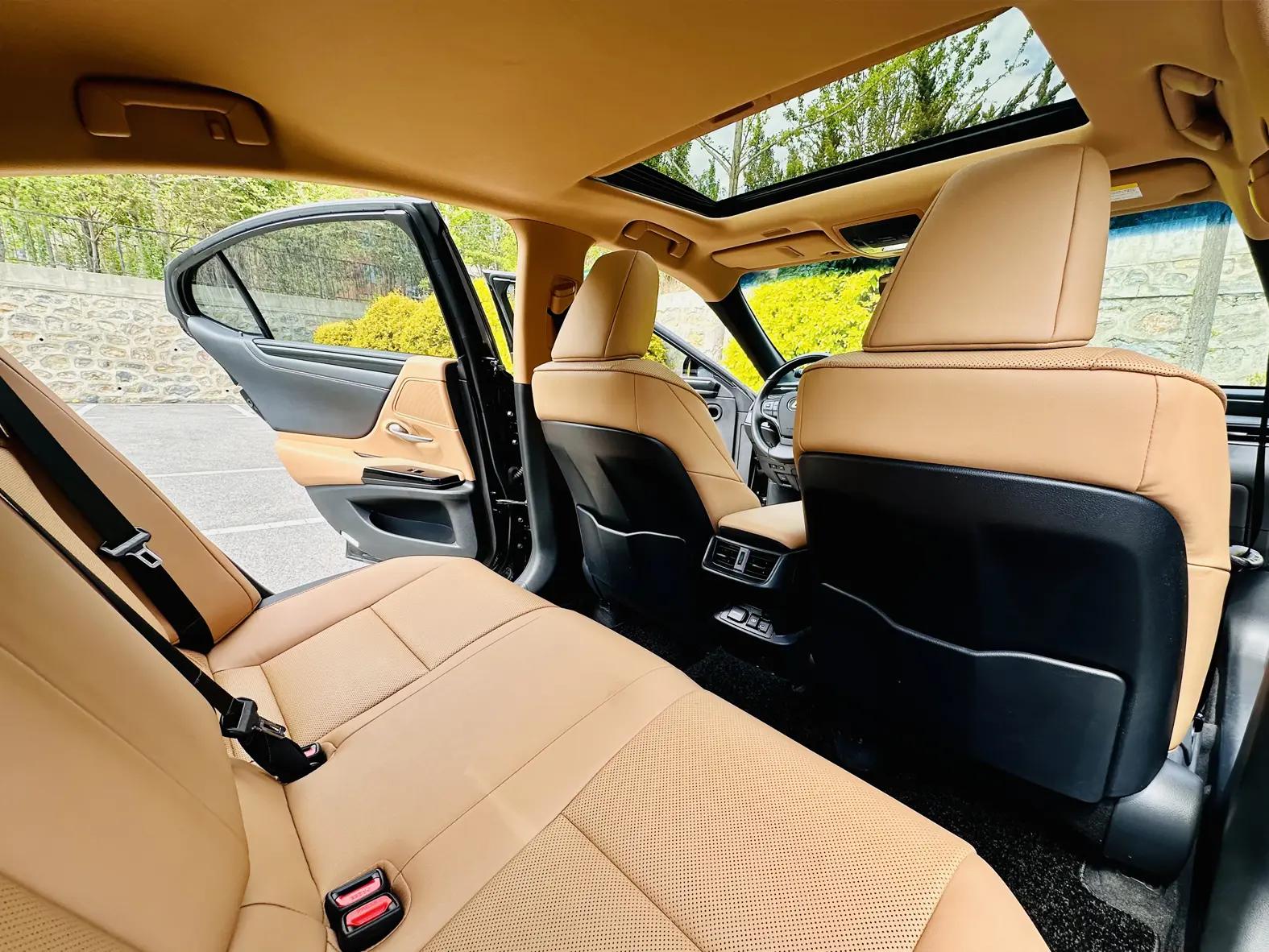 Lexus ES 2021 300h Excellent Edition 15