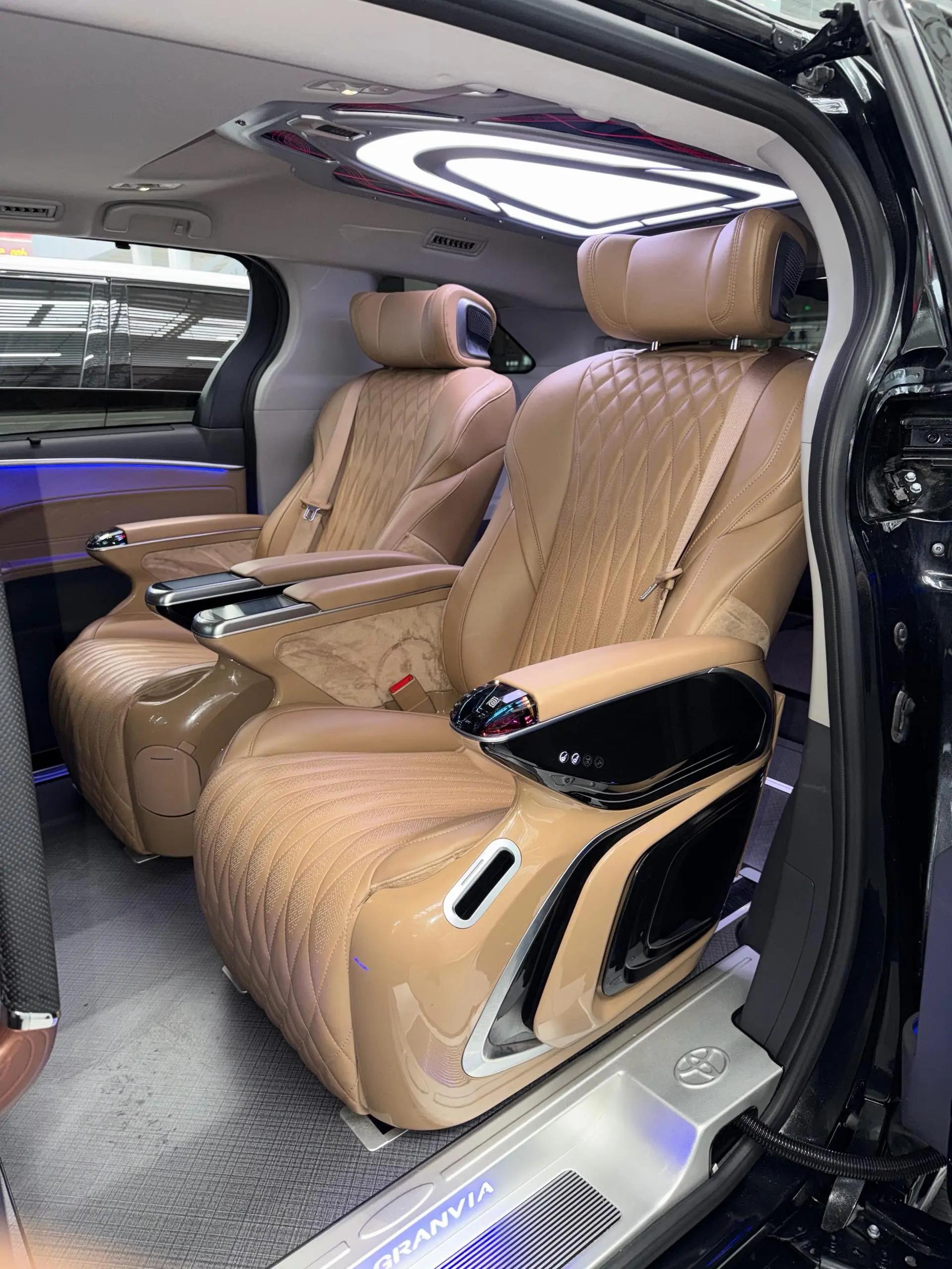 Toyota 2024 Sienna HYBRID 2.5 CVT Comfort Edition Automatic 4