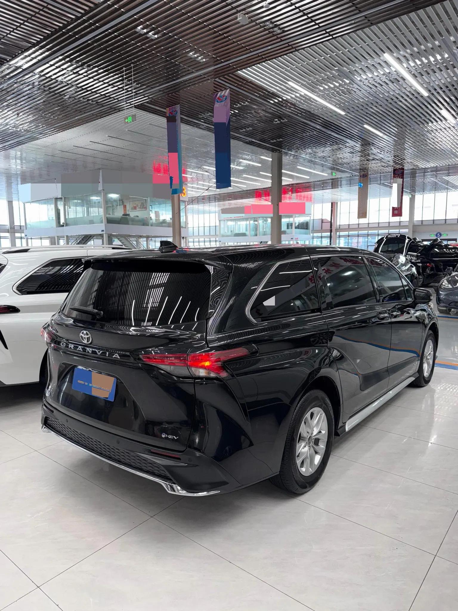 Toyota 2024 Sienna HYBRID 2.5 CVT Comfort Edition Automatic 9