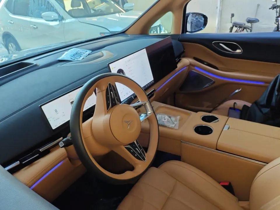 Voyah 2025 Model Dreamer PHEV 1.5T Four-Wheel-Drive Flagship Kunpeng Edition Automatic 4